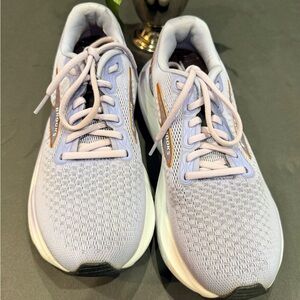 Brooks Women's Light Purple Athletic Shoes